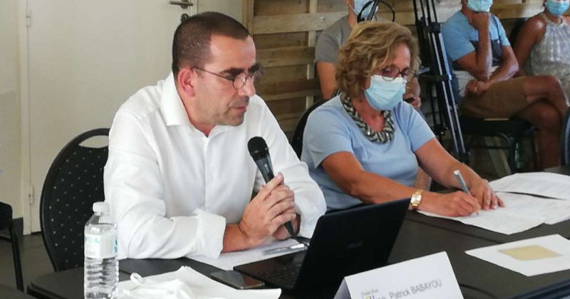 Patrick Babayou et Nathalie Créant au conseil municipal